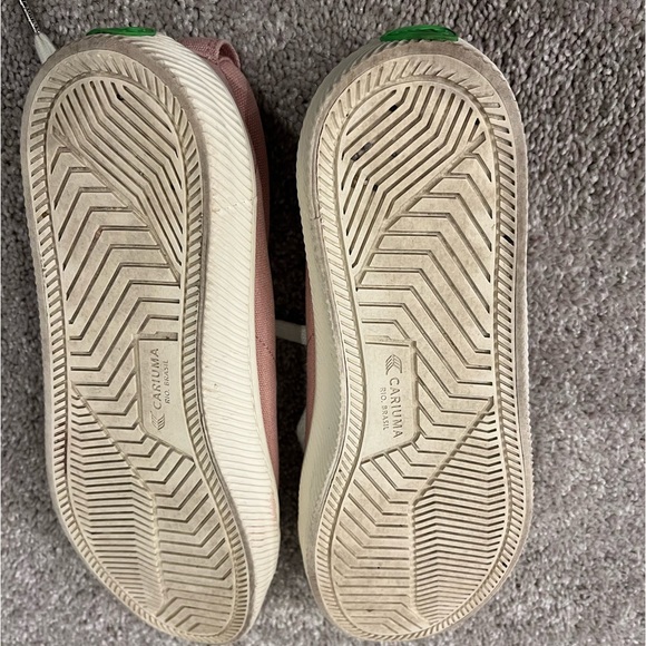 Cariuma Light Pink Shoes - Picture 2 of 6